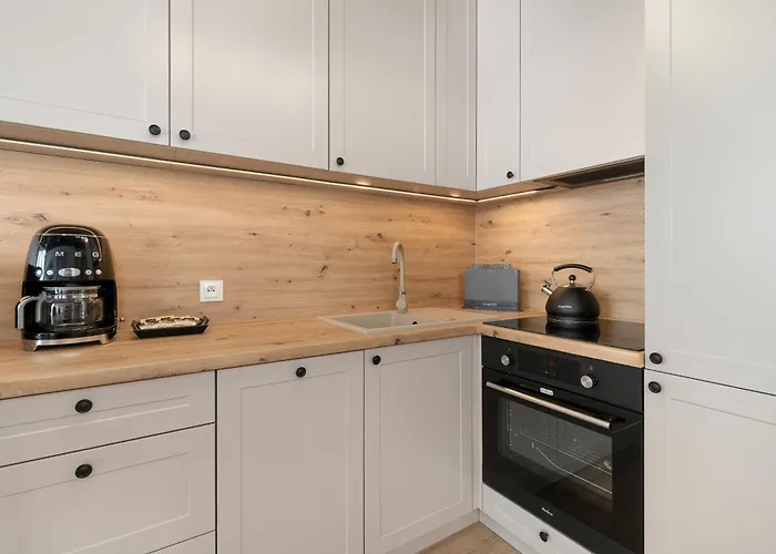 Riverside With Water View By Renters