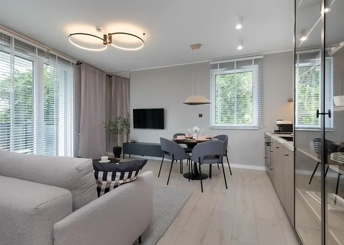 Riverside With Water View By Renters *