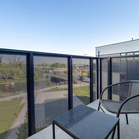 Riverside With Water View By Renters * Danzica