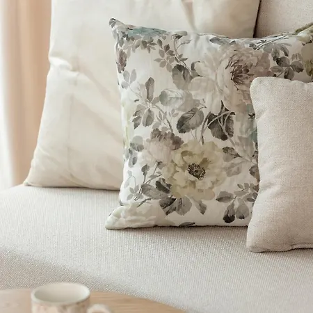 Riverside With Water View By Renters