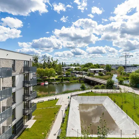 Apartman Elegant & Modern With Water View By Renters