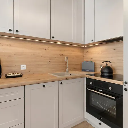 Elegant & Modern With Water View By Renters