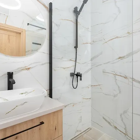 Elegant & Modern With Water View By Renters *