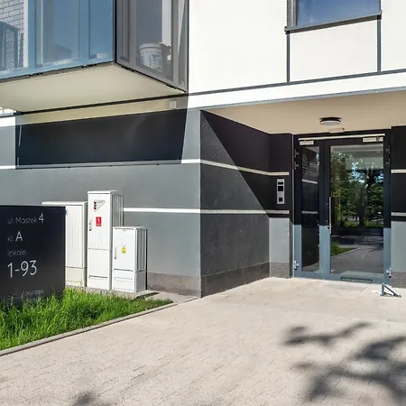 Elegant & Modern With Water View By Renters Apartman