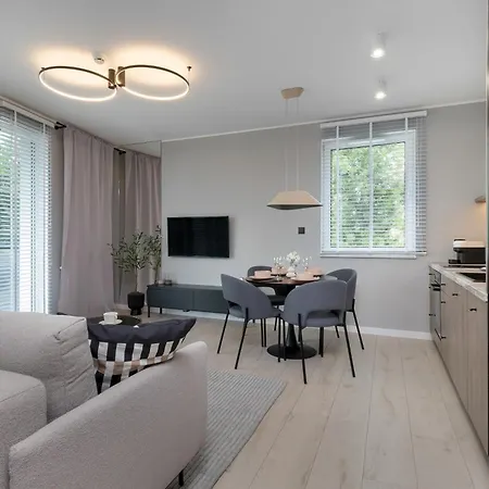 Riverside With Water View By Renters *