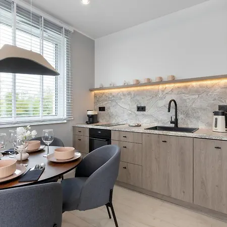 Apartman Elegant & Modern With Water View By Renters