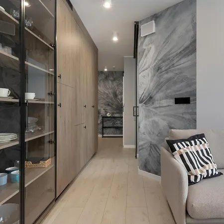 Elegant & Modern With Water View By Renters Apartman Gdańsk