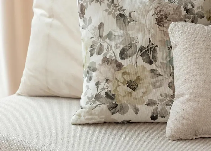 Riverside With Water View By Renters